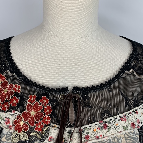 Vanilla Sugar Tan Western Print With Lace Tank Top - Picture 5 of 16